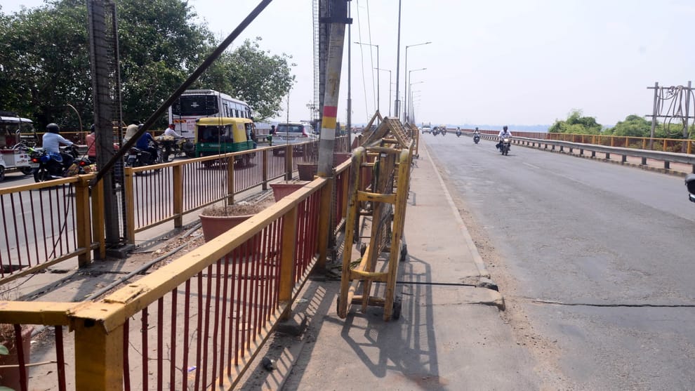 One lane of Shastri Bridge will remain closed for one and a half months from June 3 for repairs.