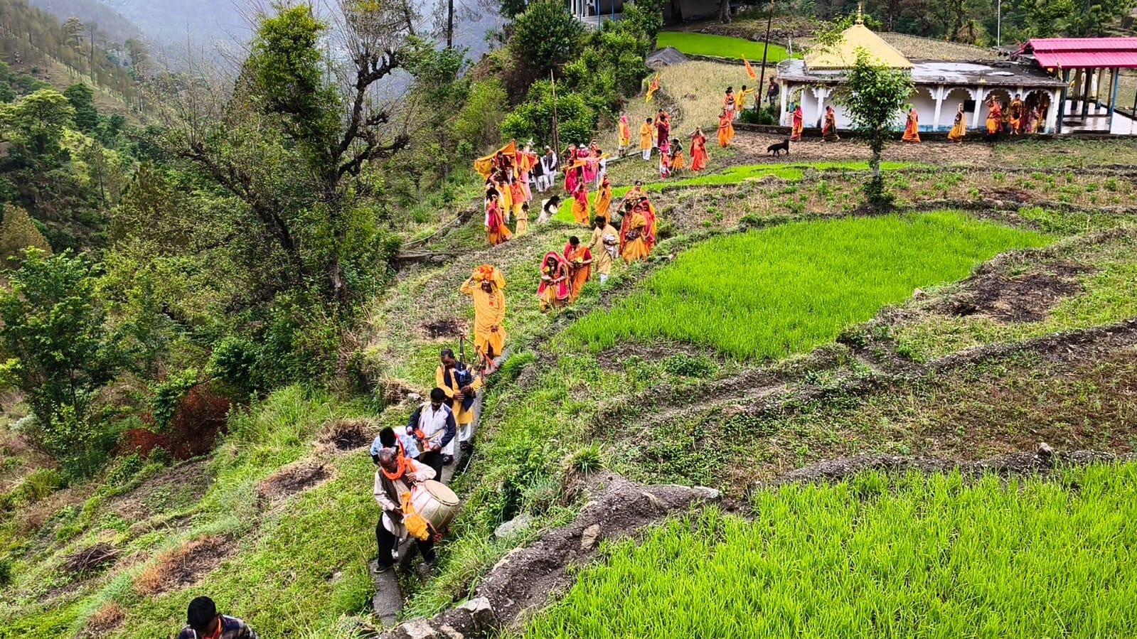 टिहरी के मान्दरा गांव में लौटी रौनक