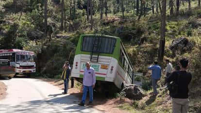 Himachal Major Disaster Averted in Rewalsar 12 Passengers Injured After Bus Steering Rod Snaps