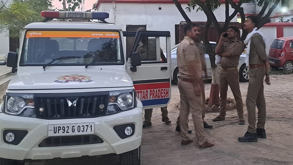 Bijnor: Jalaun police arrived to confiscate property worth Rs 168 crore of Atiq Ahmed