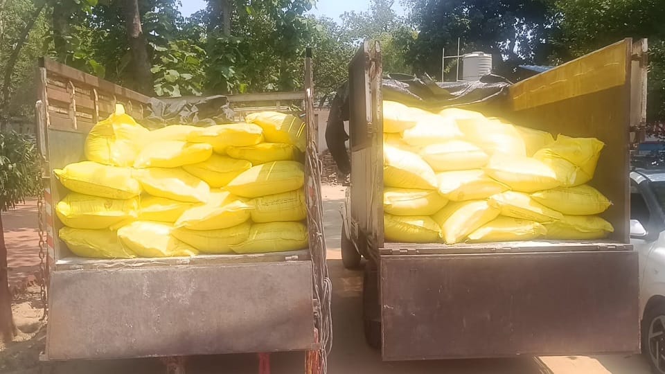 Muzaffarnagar: Eight arrested in black marketing of urea, 454 sacks seized, search for owners of two factories