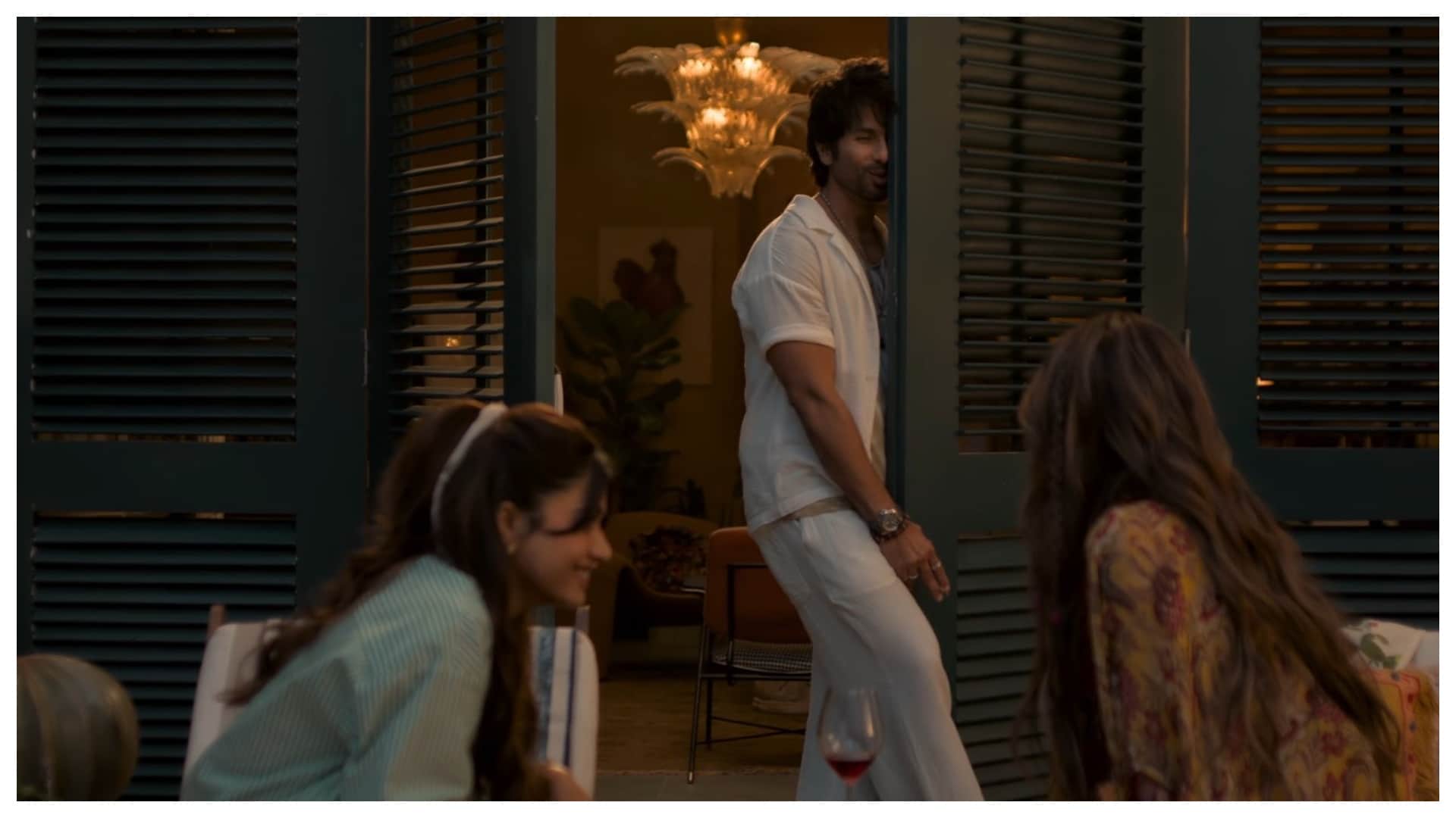 Cocktail 2 Trailer X Review Netizens Hail Modern Romance shahid kapoor kriti sanon Rashmika Mandanna romantic