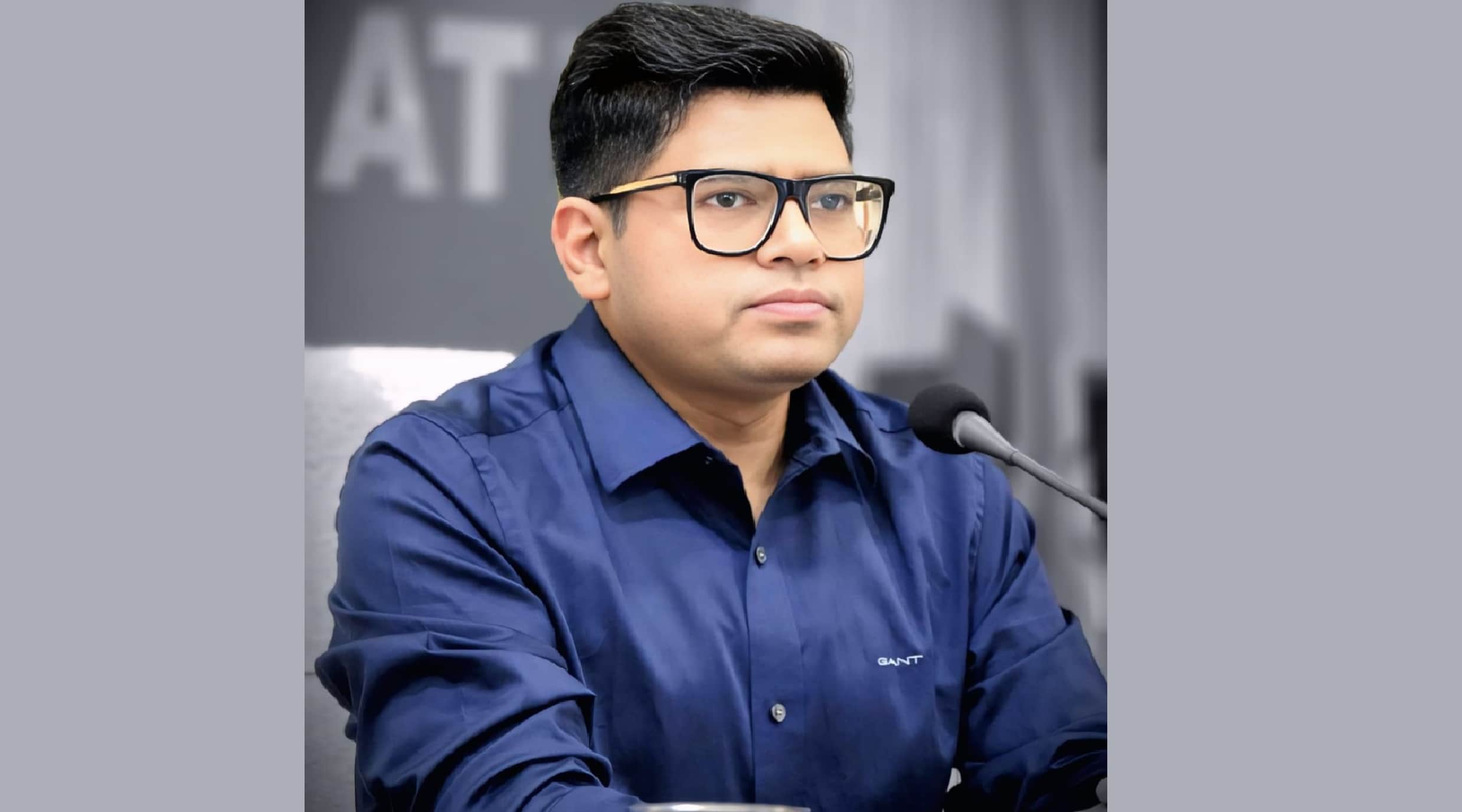 डीएम घनश्याम मीना
