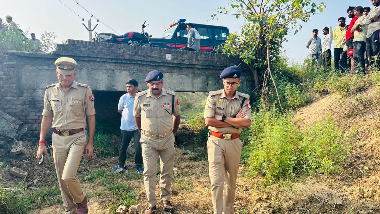 Muzaffarangar: Partially Burnt Body Found Under Canal Bridge in Muzaffarnagar, Murder Suspected