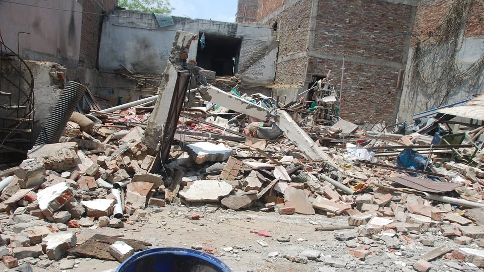 Mukundpur lpg cylinder blast house collapsed many injured