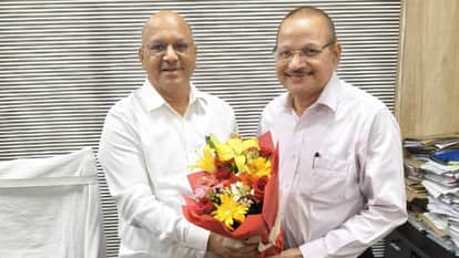 UP: Director of Secondary Education Pratap Singh Baghel assumes charge; Anil Bhushan entrusted with the respon