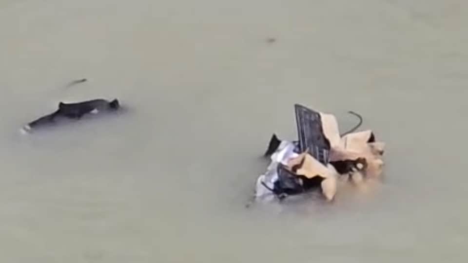 Devprayag Accident Innova Fall into ganga Eight People Had Set Out from Jaisalmer for Char Dham Pilgrimage
