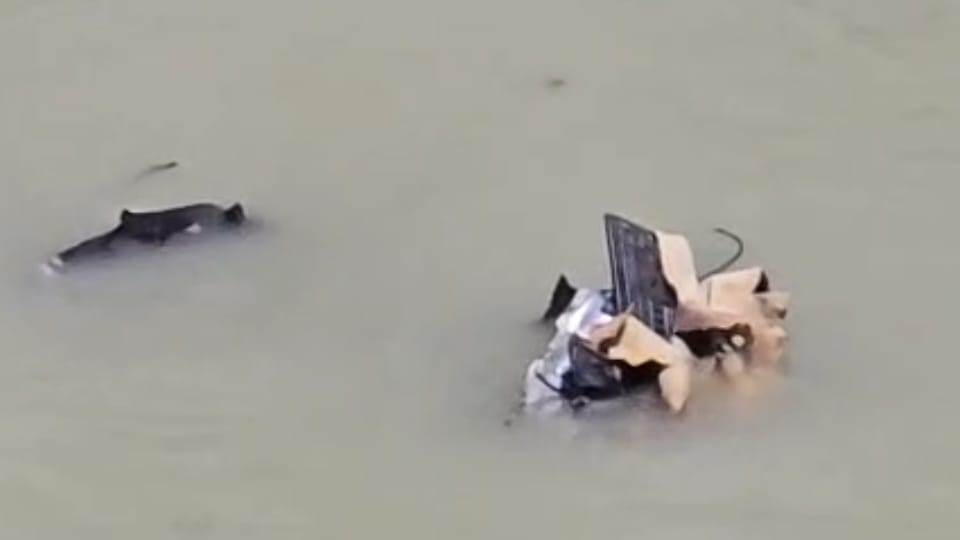Devprayag Accident Innova Fall into ganga Eight People Had Set Out from Jaisalmer for Char Dham Pilgrimage