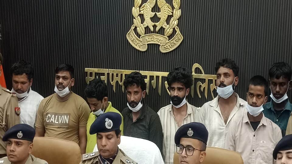 Muzaffarnagar: Eight arrested in black marketing of urea, 454 sacks seized, search for owners of two factories