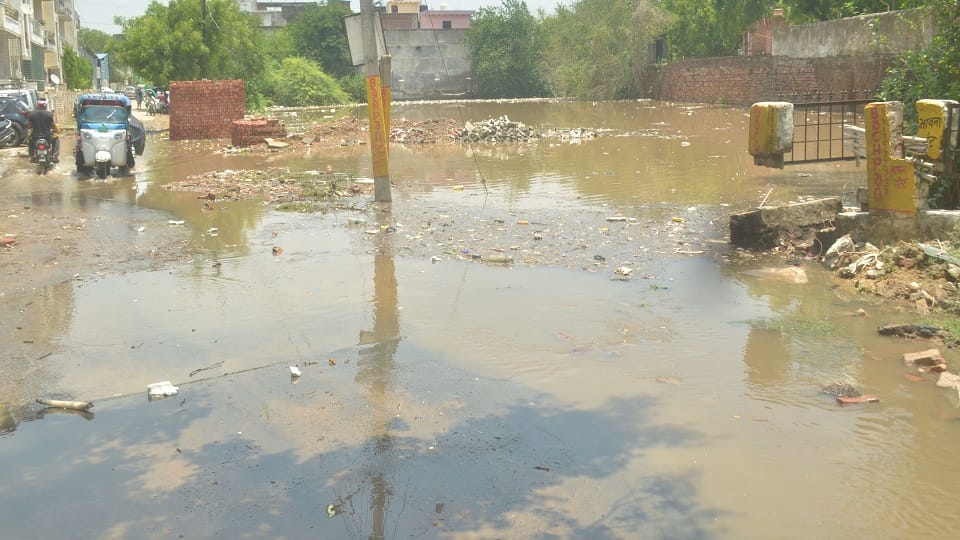 Agra Flooded After Heavy Rain as Choked Drains Submerge Roads and Homes