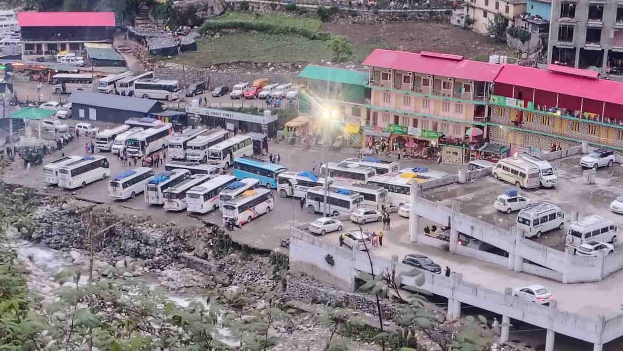 Chardham Yatra resumes in uttarakhand after two day halt due to adverse Weather read All Road Udpates