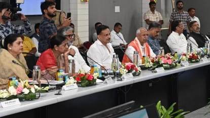 डीआरएम कार्यालय में बैठक