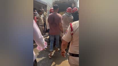 CM Rekha Expresses Grief Over Malviya Nagar Fire Issues Directives to Officials
