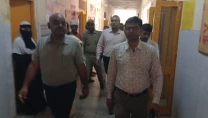 Kanpur DM Conducts Surprise Inspection of Ghatampur CHC  Reviews Arrangements Inquires About Patients