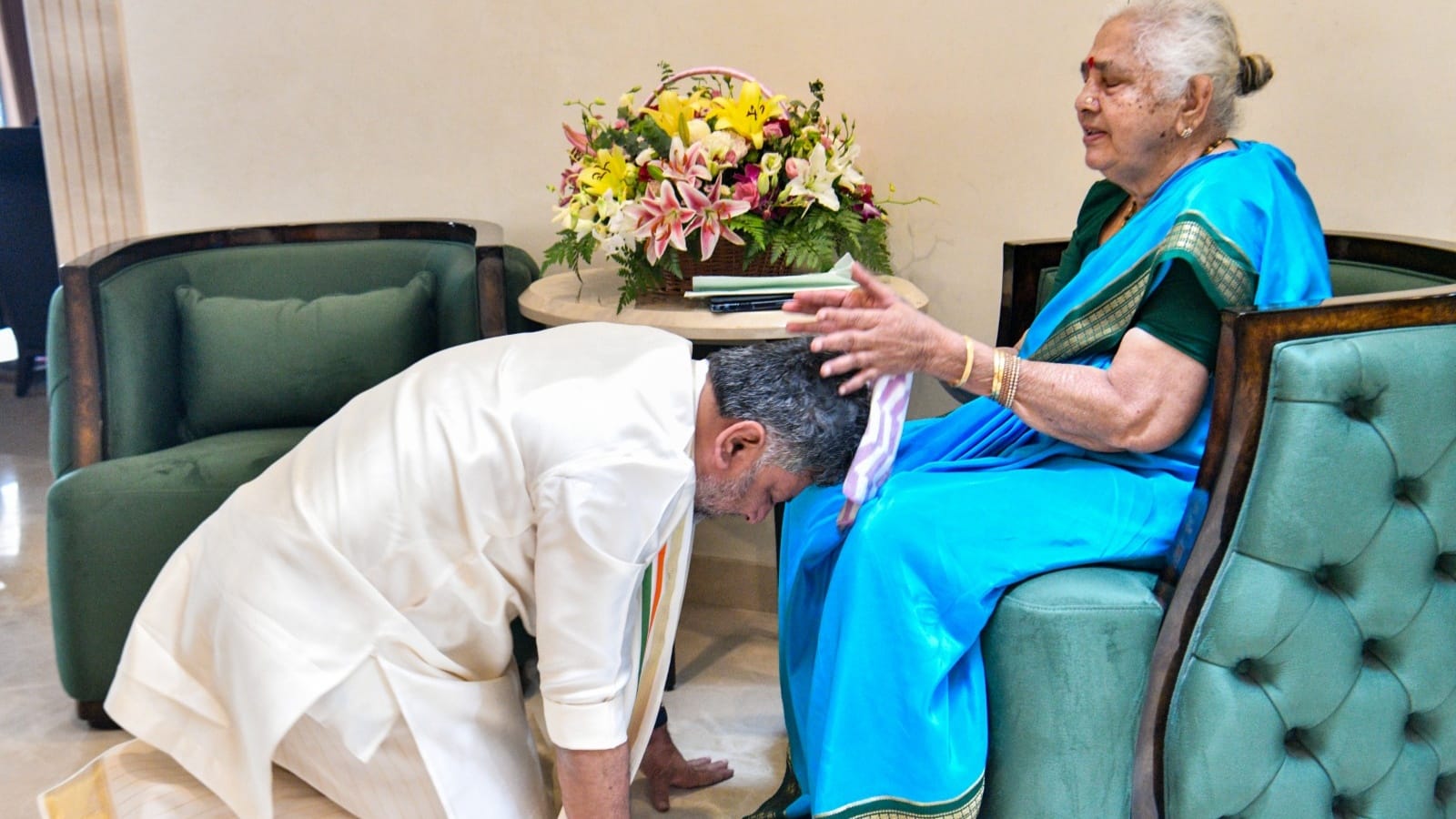 DK Shivakumar Karnataka New CM From Former Prime Ministers to Senior BJP Leaders Invited photo gallary