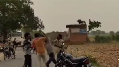 Physical Altercation Over Old Grudge Youth Brandishes Weapon Video Viral in chandauli