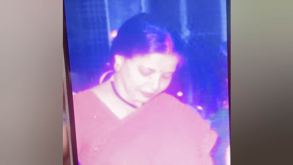 Prayagraj Mass Murder Bunty-Babli Daughter-in-Law Killed Note Written on Cardboard Found Near Bodies UP News