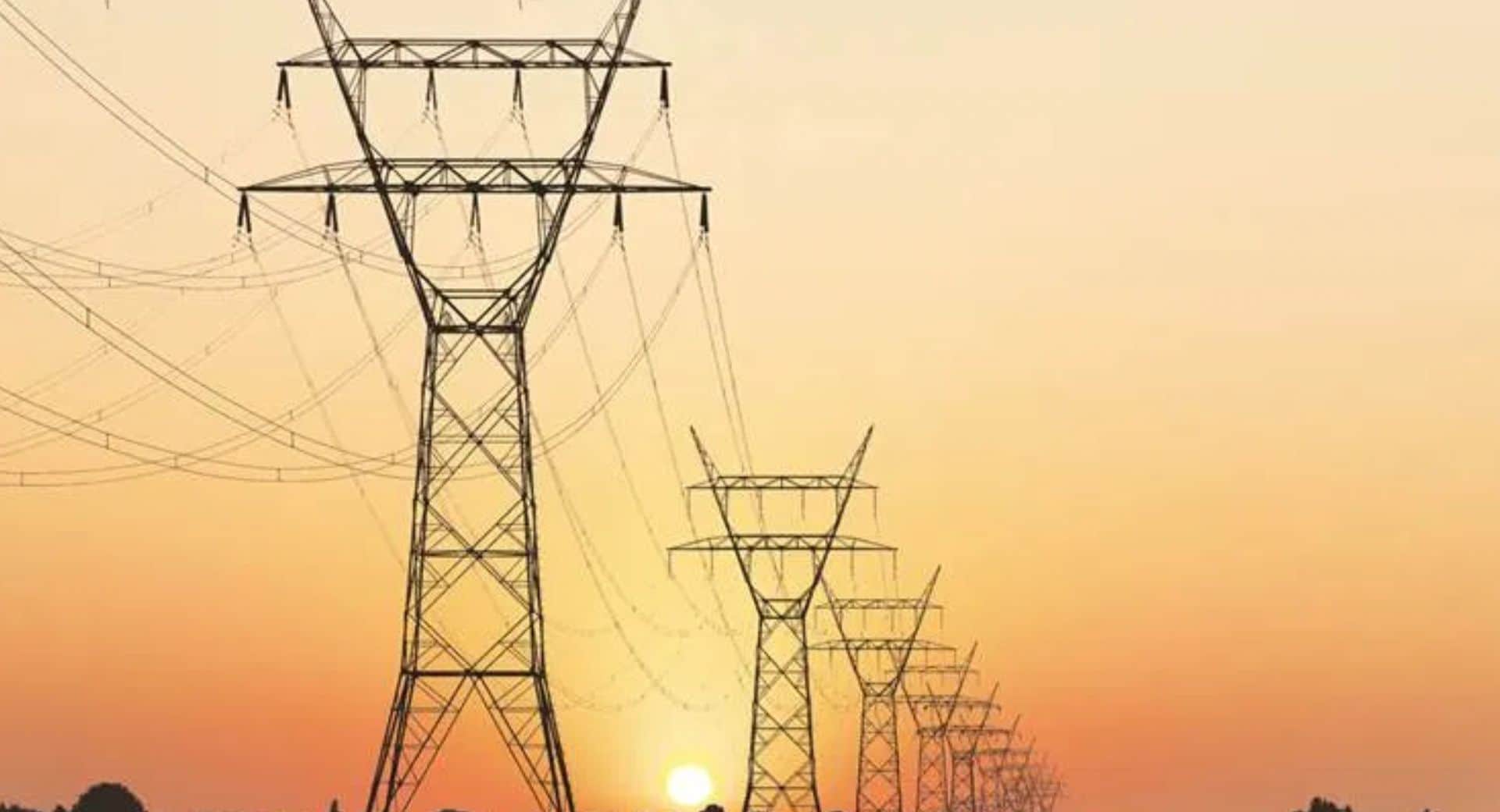 टावर गिरने से ठप हुई सप्लाई