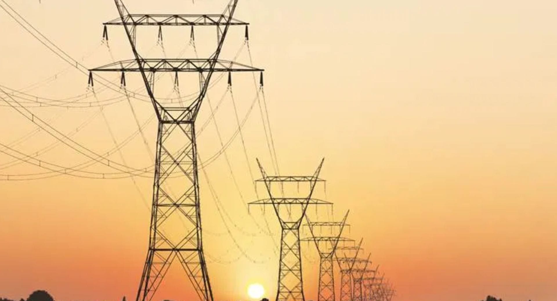 टावर गिरने से ठप हुई सप्लाई