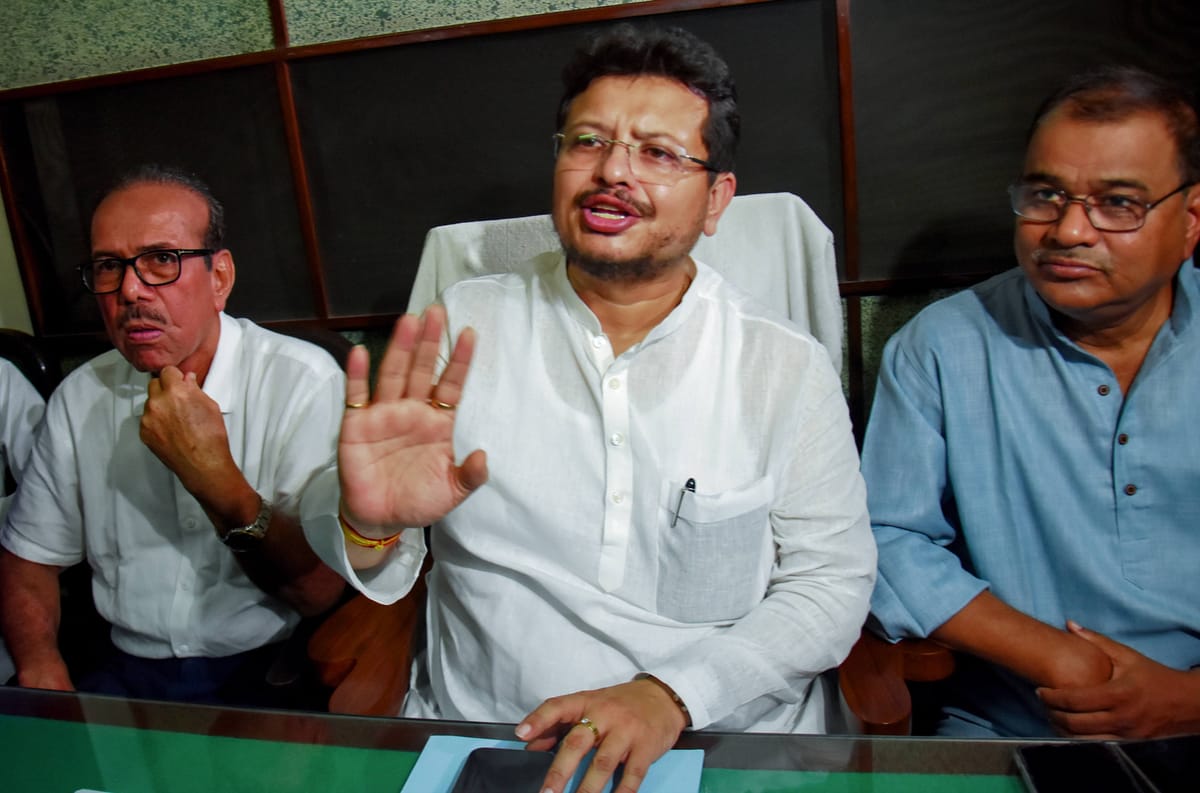 पश्चिम बंगाल: अरूप बिस्वास की मांग का ऋतब्रत बनर्जी ने किया समर्थन, कहा- टीएमसी के बैंक खाते पर लगाई जाए रोक
