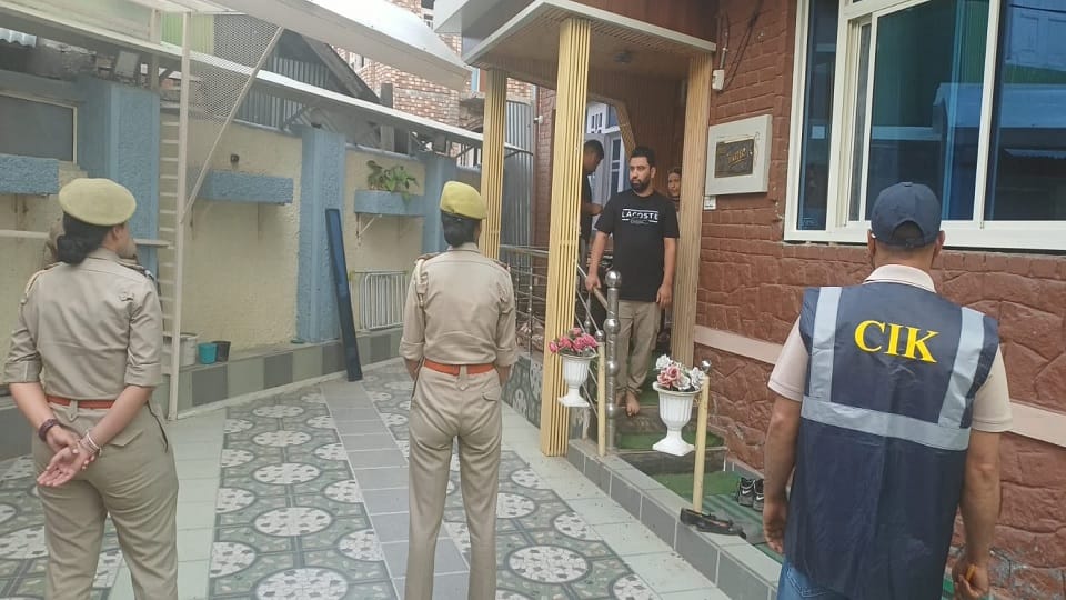 CIK raids Srinagar search operations underway