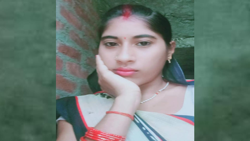 सोनम प्रजापति की फाइल फोटो