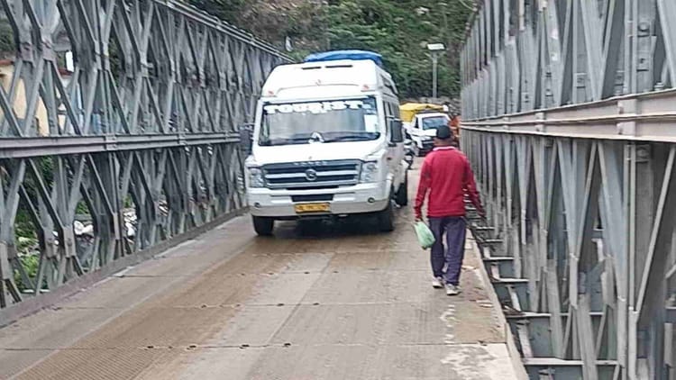 Chardham Yatra: गंगोत्री राष्ट्रीय राजमार्ग, कांप रहा गंगोरी बैली ब्रिज, जोखिम में हजारों यात्रियों की जान