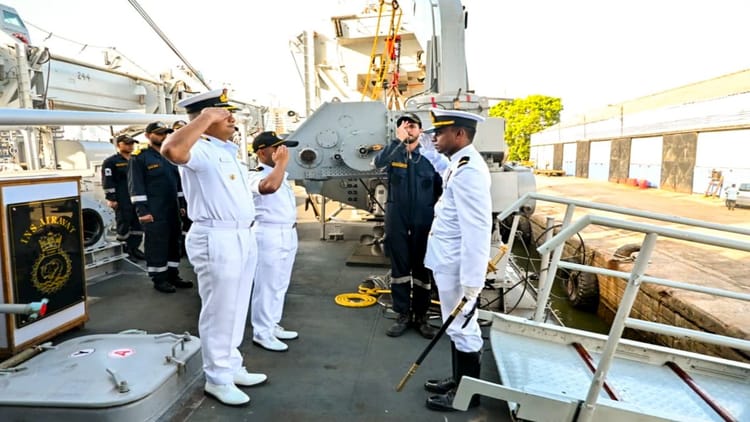 INS: आईएनएस ऐरावत ने श्रीलंका में दी दस्तक, भव्य स्वागत के बीच भारत के ‘महासागर’ विजन को मिली ताकत