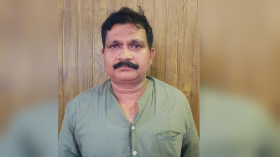Saharanpur: Sub-Inspector Caught Red-Handed Taking ten thousand Bribe in Saharanpur