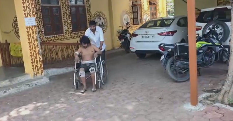 घायल युवक
