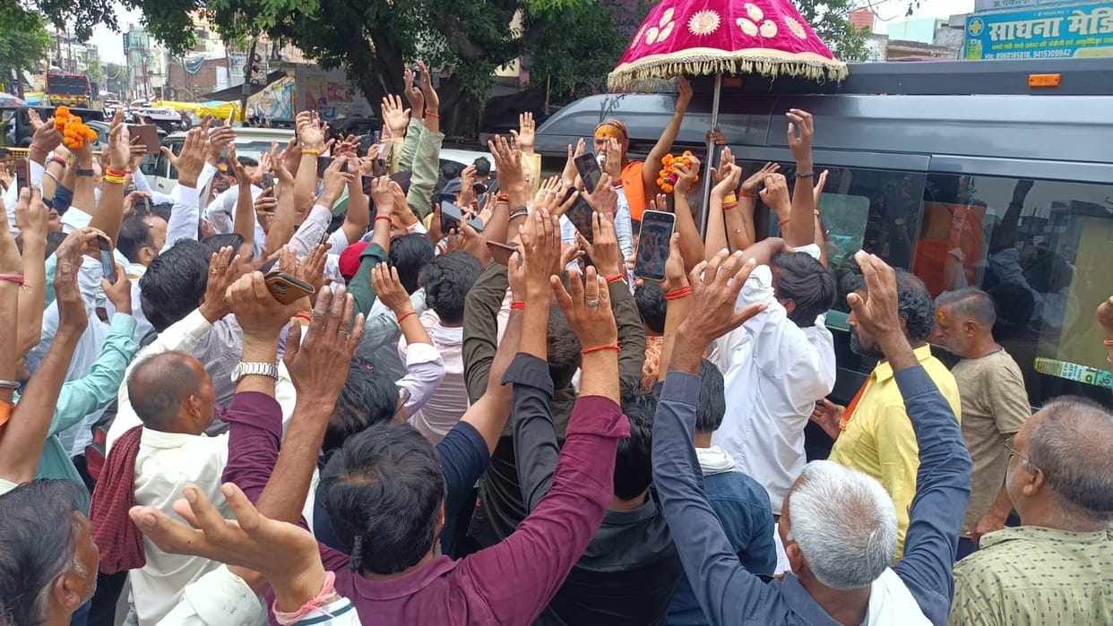 Farrukhabad Shankaracharya Avimukteshwaranand Roars The Public Will Not Forgive Those Who Oppress Mother Cow
