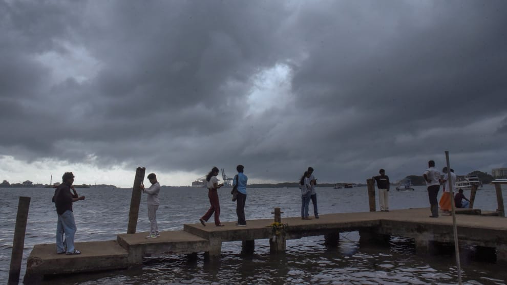weather news today monsoon reach sixteen states north india still facing scorching heat