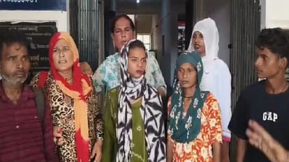 थाने में किन्नर और परिजनों के साथ गगन