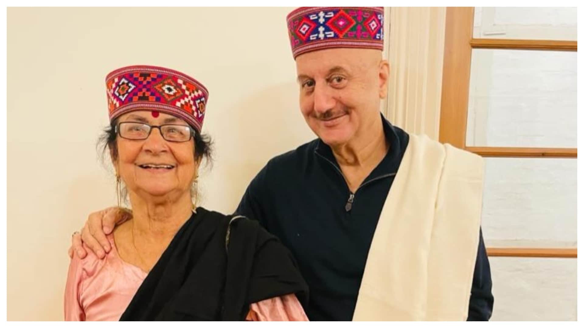 anupam kher wishes mother dulari happy birthday with lovely and emotional note share photos