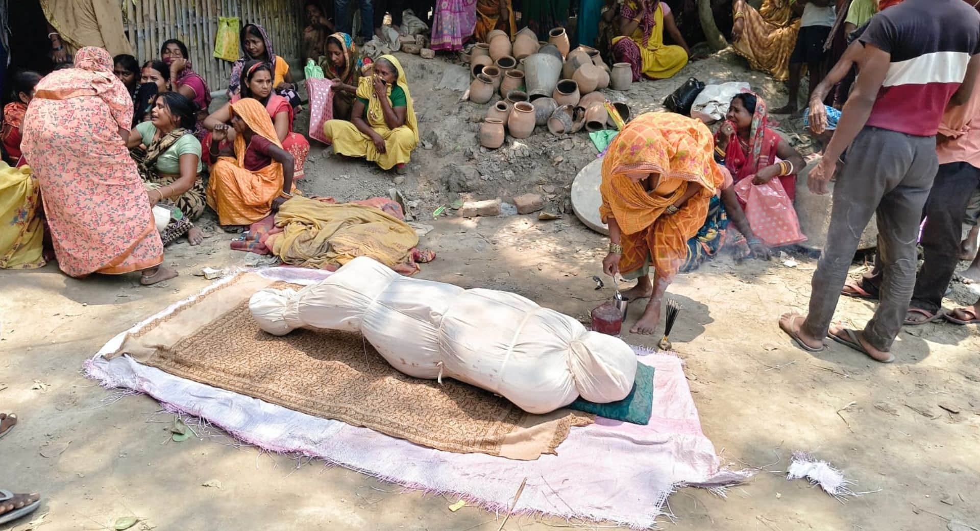 शव मिलने की सूचना मिलते ही परिजनों में कोहराम मचा