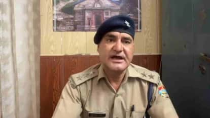 Kedarnath Temple Video action taken against pilgrims goes viral Policeman removed from duty point