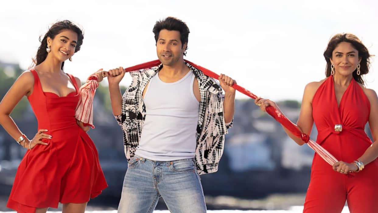 Hai jawani toh ishq hona hai Movie X Review Starring Varun Dhawan Mrunal Thakur And Pooja Hegde