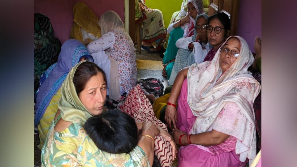 Baraut fire tragedy: Wasim jumped into the flames, picked up the burning cylinder and threw it out