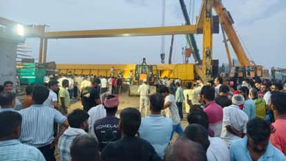 Live video of crane falling on Ballabhgarh-Jewar Expressway surfaced in three people crushed to death