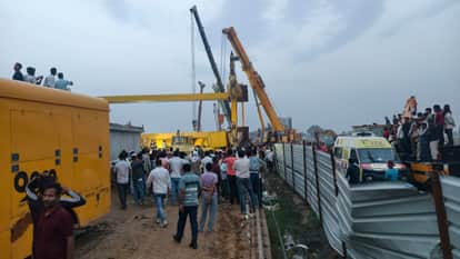 Live video of crane falling on Ballabhgarh-Jewar Expressway surfaced in three people crushed to death