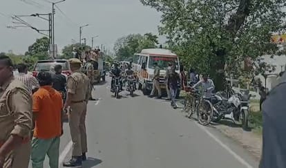 Two Killed as Overloaded Auto Collides with Loader in Kannauj