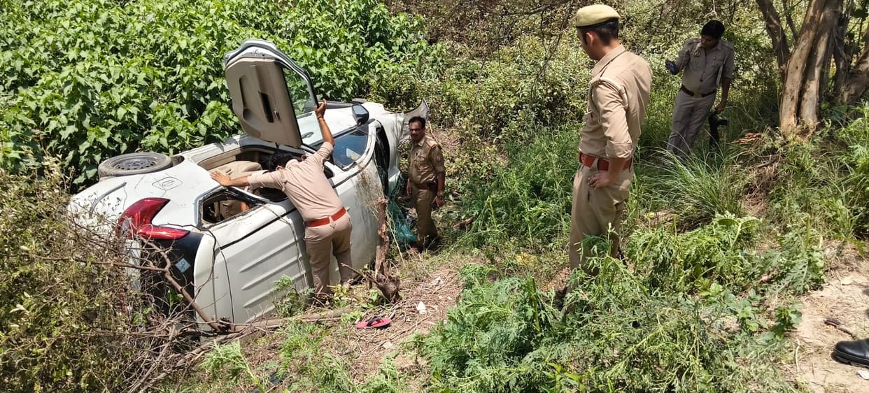 Ertiga Falls Into Roadside Pit While Avoiding Bike Rider, Six-Year-Old Girl Injured