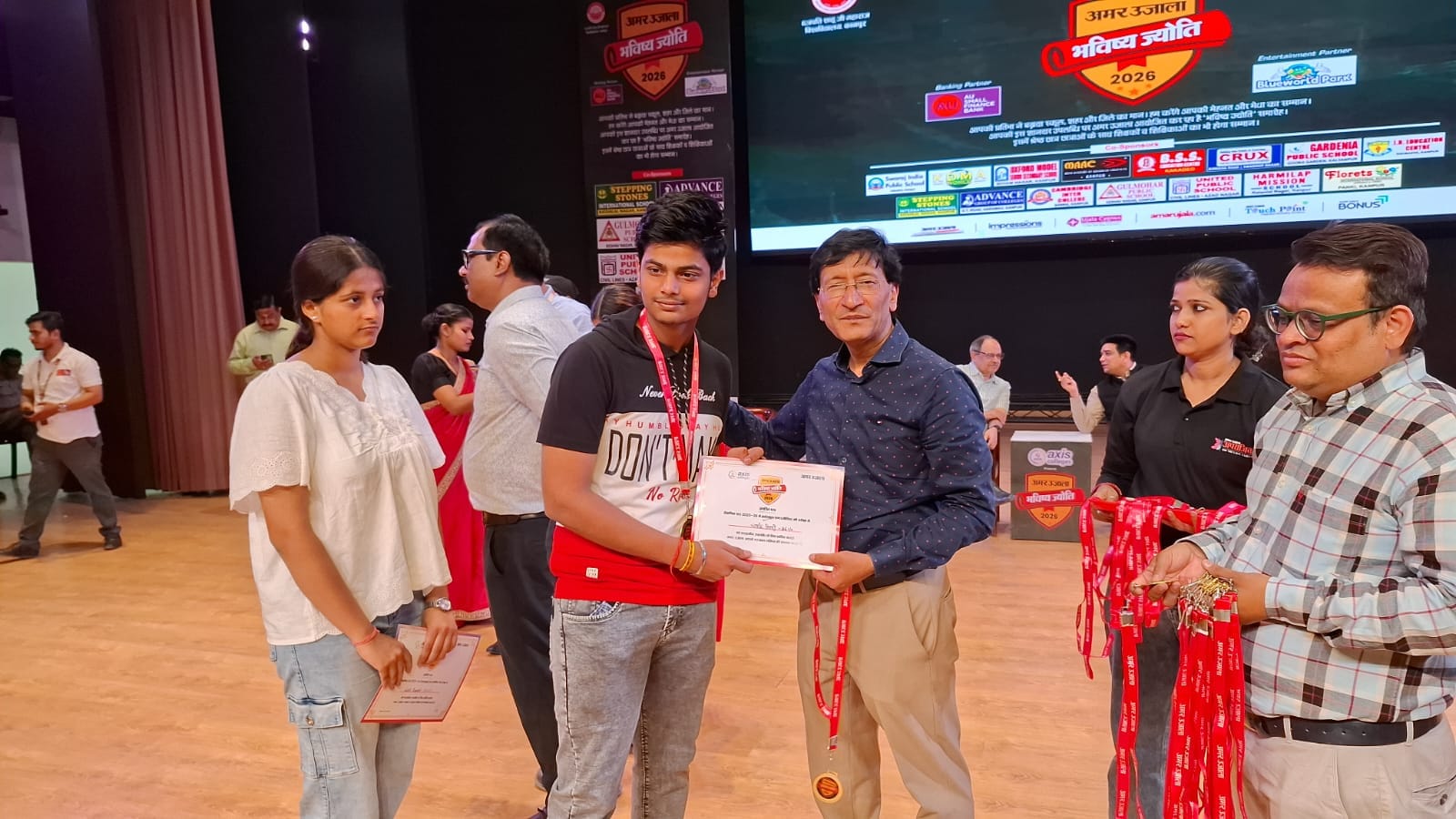 Over 1,000 Meritorious Students Honoured at Amar Ujala Bhavishya Jyoti Event in Kanpur