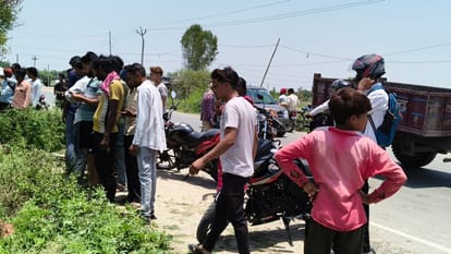Ertiga Falls Into Roadside Pit While Avoiding Bike Rider, Six-Year-Old Girl Injured