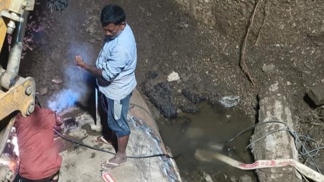 Indore News Narmada Water Pipeline Burst In Mhow