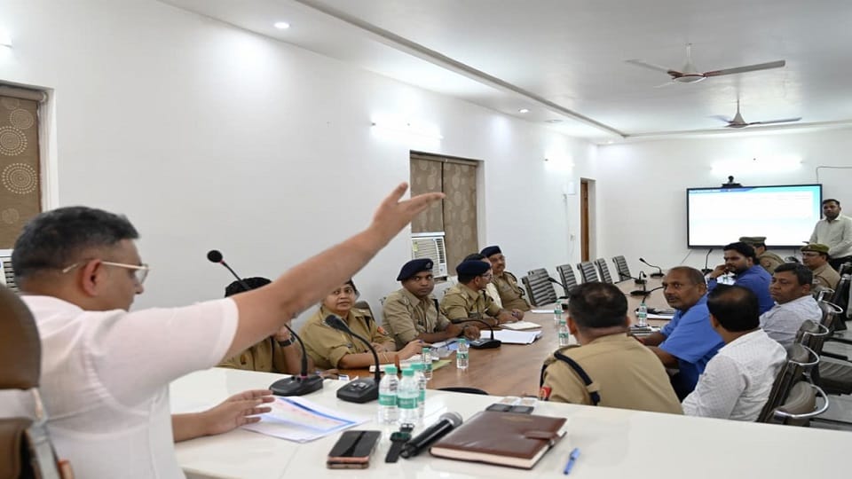 Metro Construction Disrupts Traffic in Agra Police Commissioner Issues Strict Guidelines for Better Flow