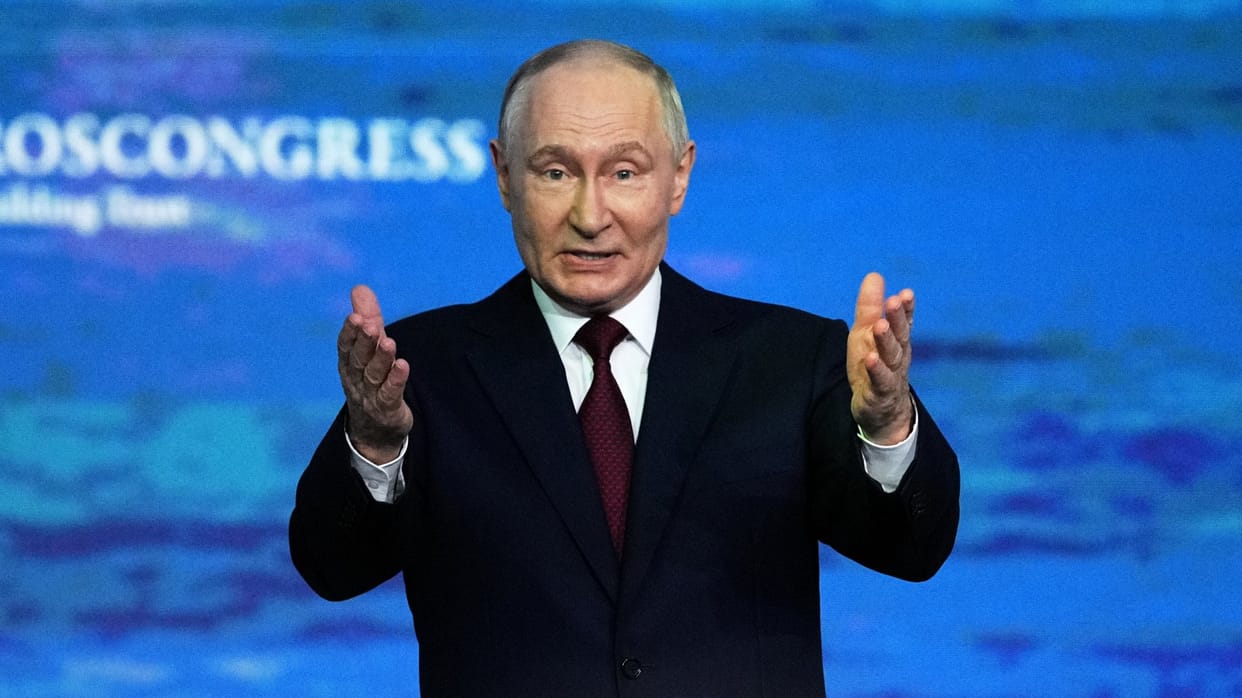 Why Vladimir Putin abruptly halted his VVIP convoy to confront a passerby viral video