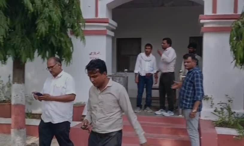 lokayukta-trap-action-sub-engineer-manoj-sawale-arrested-maheshwar