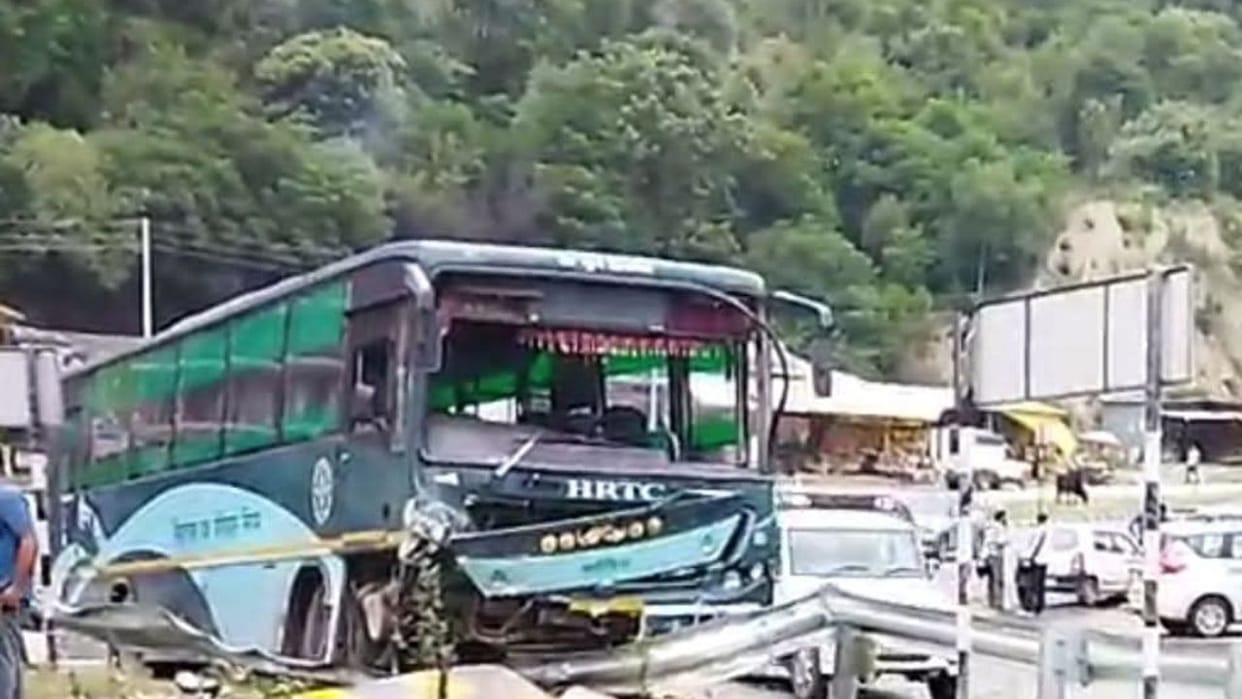 kullu hathithan chowk hrtc bus accident bhuntar manali fourlane