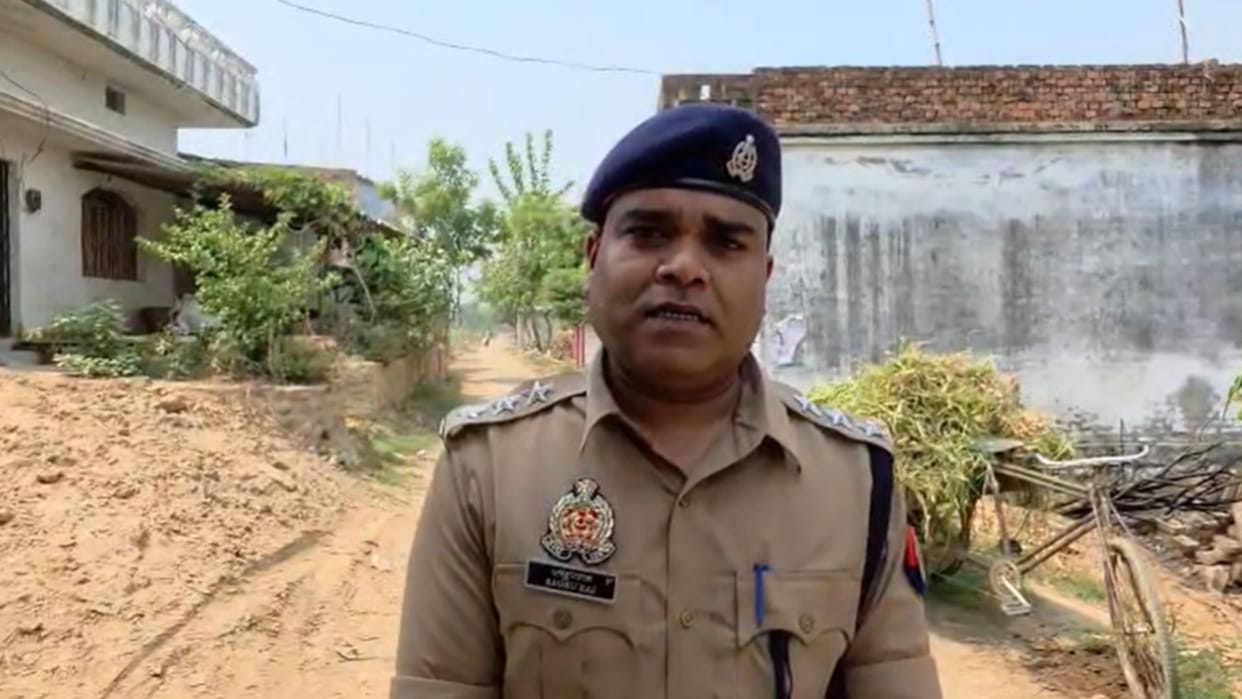 Youth murdered by having his throat slit with sharp-edged weapon in chandauli